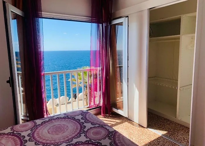 Abrigos Apartment, 2 Bedrooms. Amazing Sunset Los Abrigos